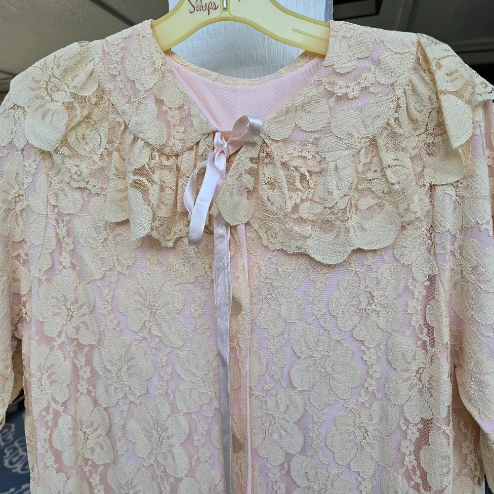 Vintage 50s-60s Lace Overlay Dressing Gown Robe M Housecoat Pink Peach - Picture 4 of 9